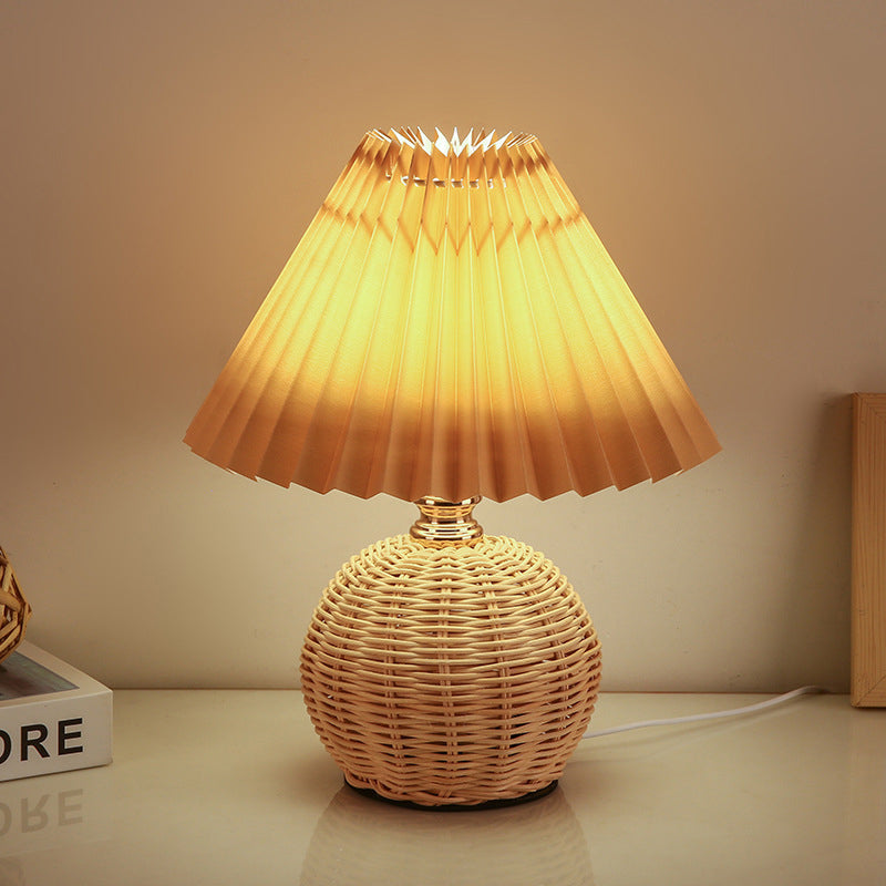 Aurevynn - Lampada da tavolo LED con paralume in rattan e tessuto conico