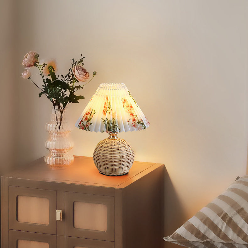 Aurevynn - Lampada da tavolo LED con paralume in rattan e tessuto conico