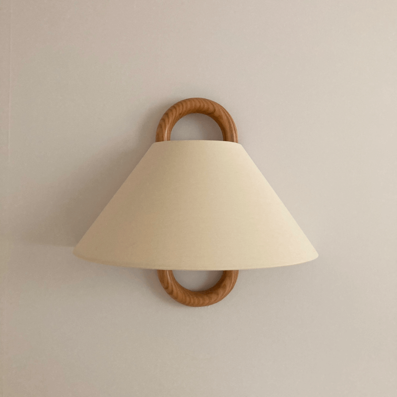 Dormen - Applique da parete in legno massello pieghettato a semicerchio
