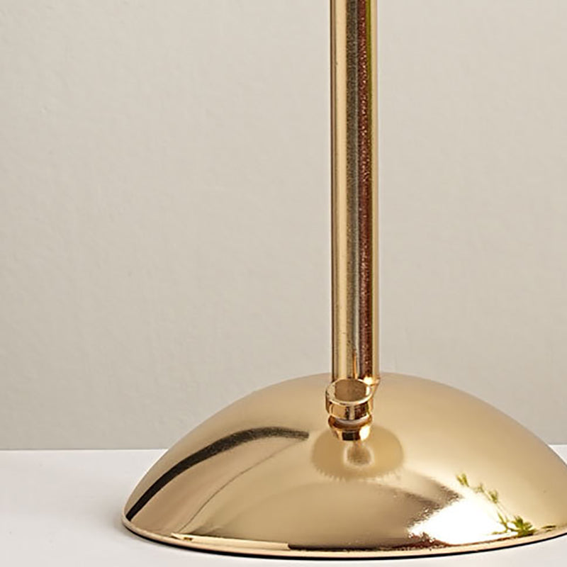 Lunvra - Lampada da tavolo con paralume in ottone a forma di cono