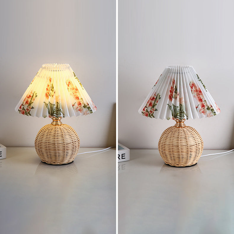 Aurevynn - Lampada da tavolo LED con paralume in rattan e tessuto conico