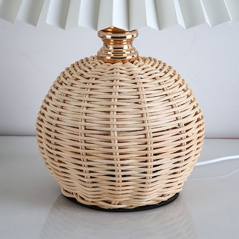 Aurevynn - Lampada da tavolo LED con paralume in rattan e tessuto conico