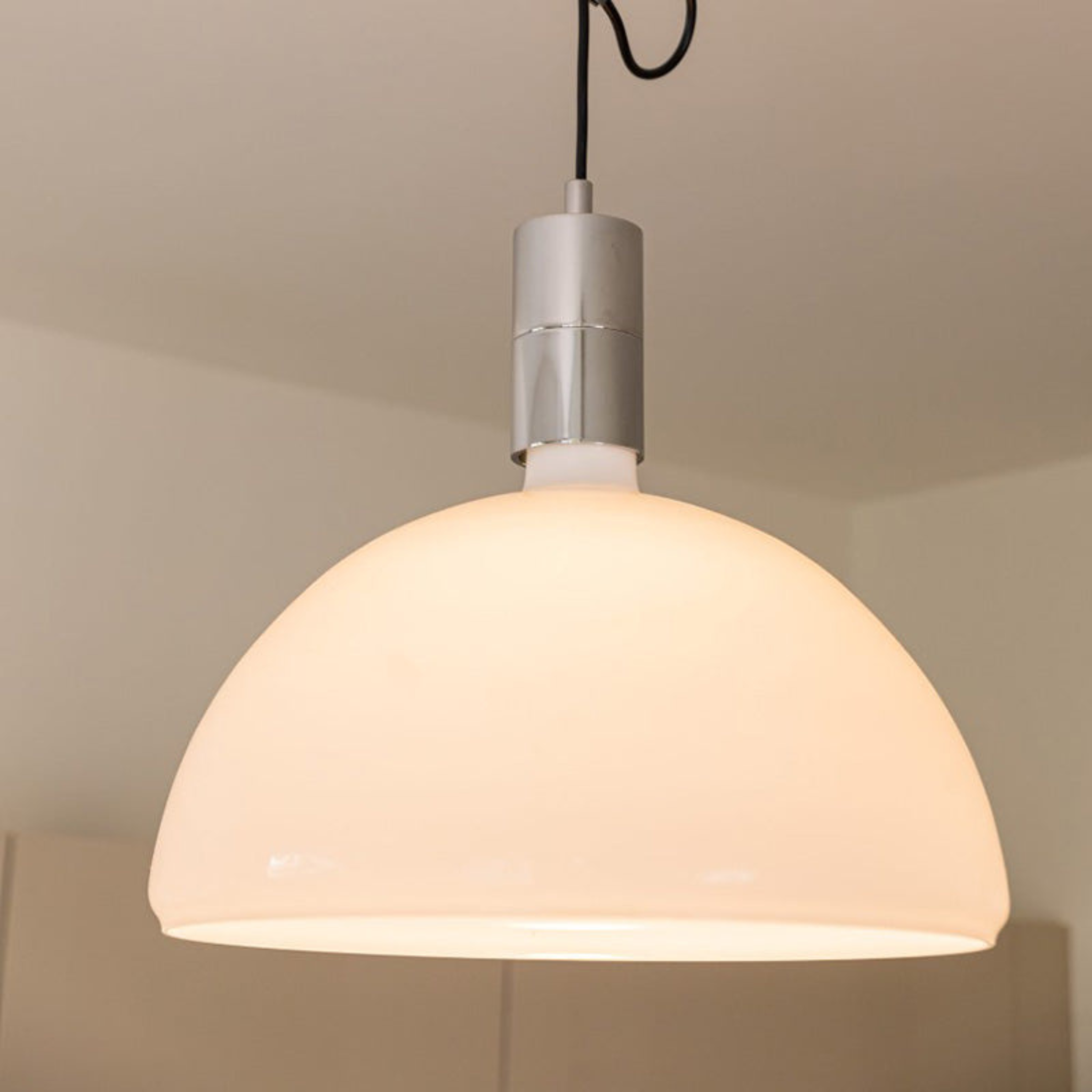 Nordlumea – Lampada a sospensione con braccio oscillante regolabile
