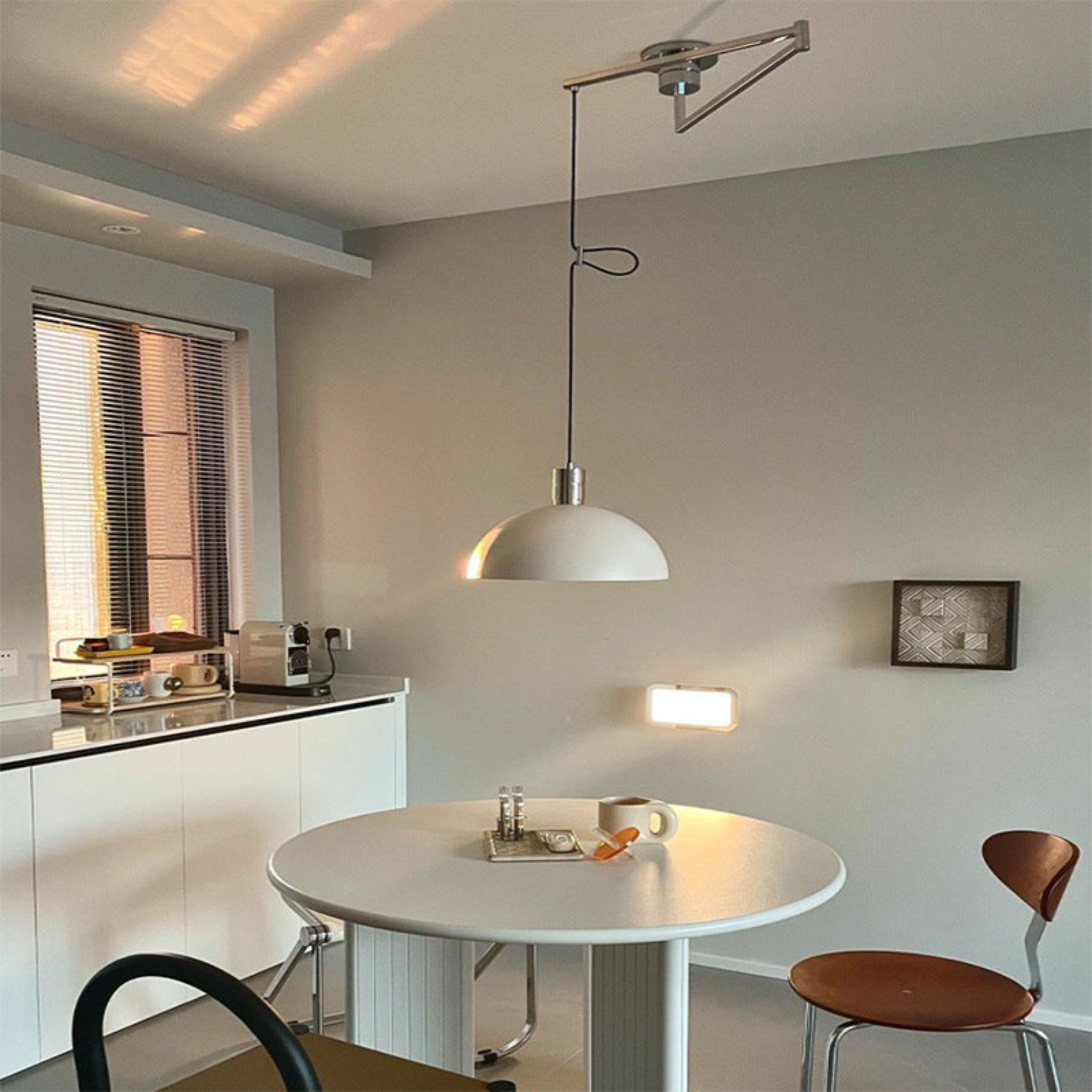 Nordlumea – Lampada a sospensione con braccio oscillante regolabile