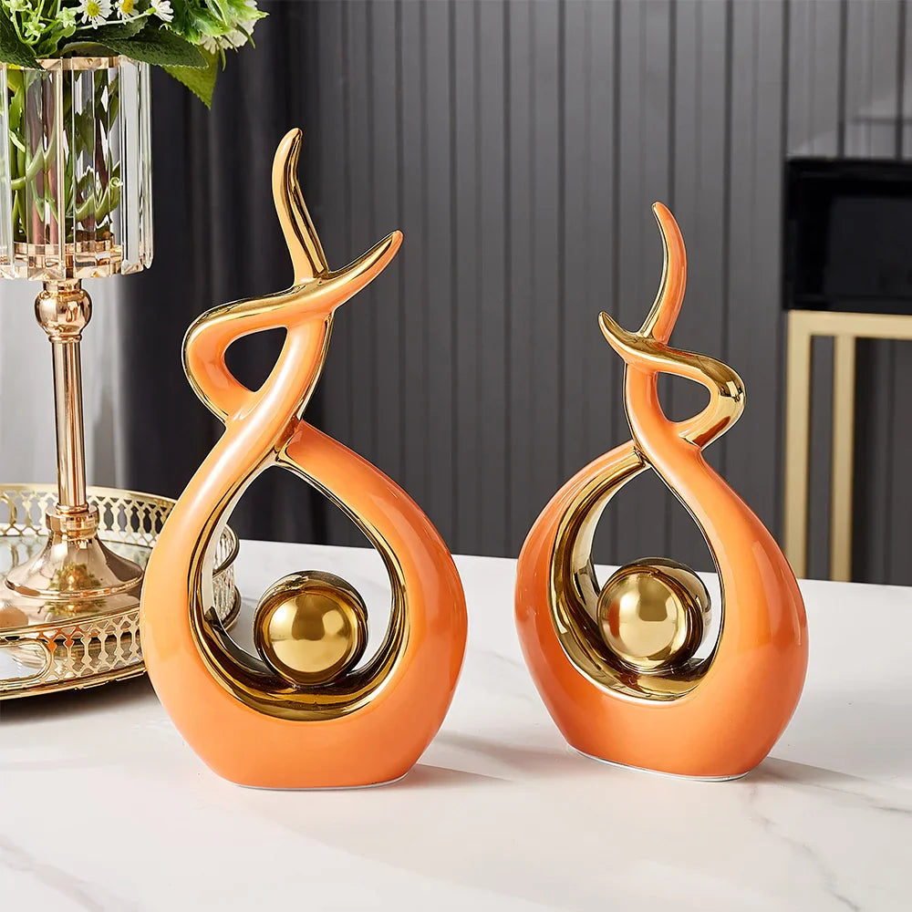 Aubelia – Scultura astratta in ceramica con accenti dorati