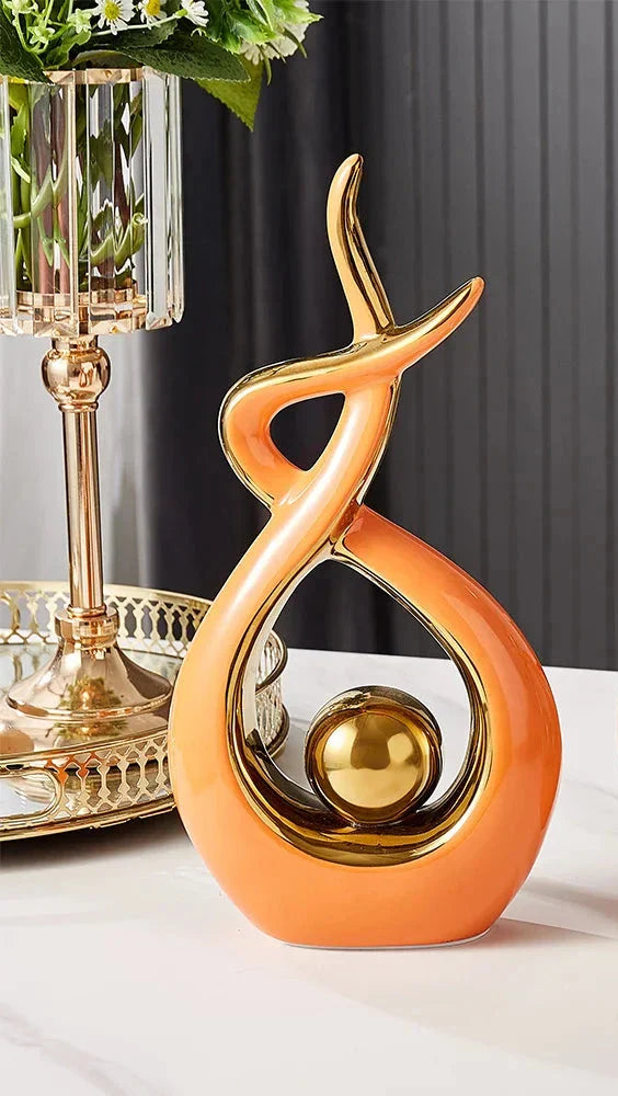 Aubelia – Scultura astratta in ceramica con accenti dorati