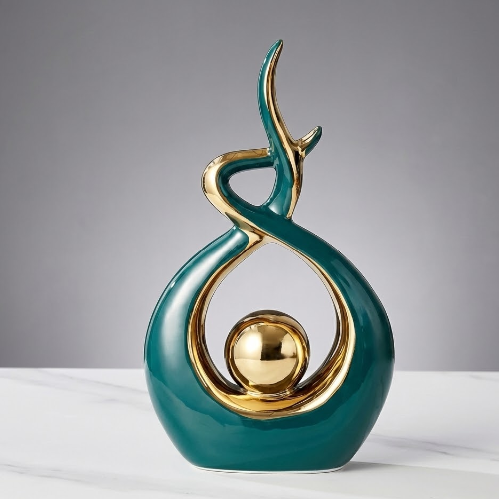 Aubelia – Scultura astratta in ceramica con accenti dorati