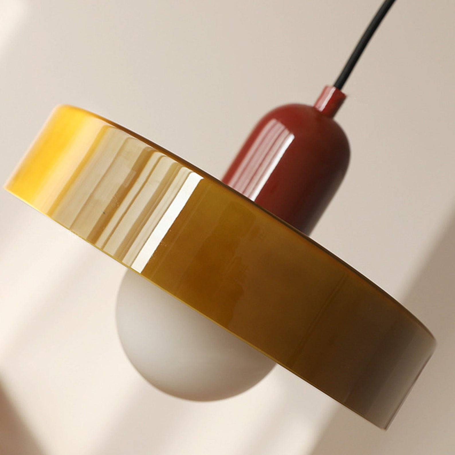 Velmiora – Lampada a sospensione in vetro stile Bauhaus