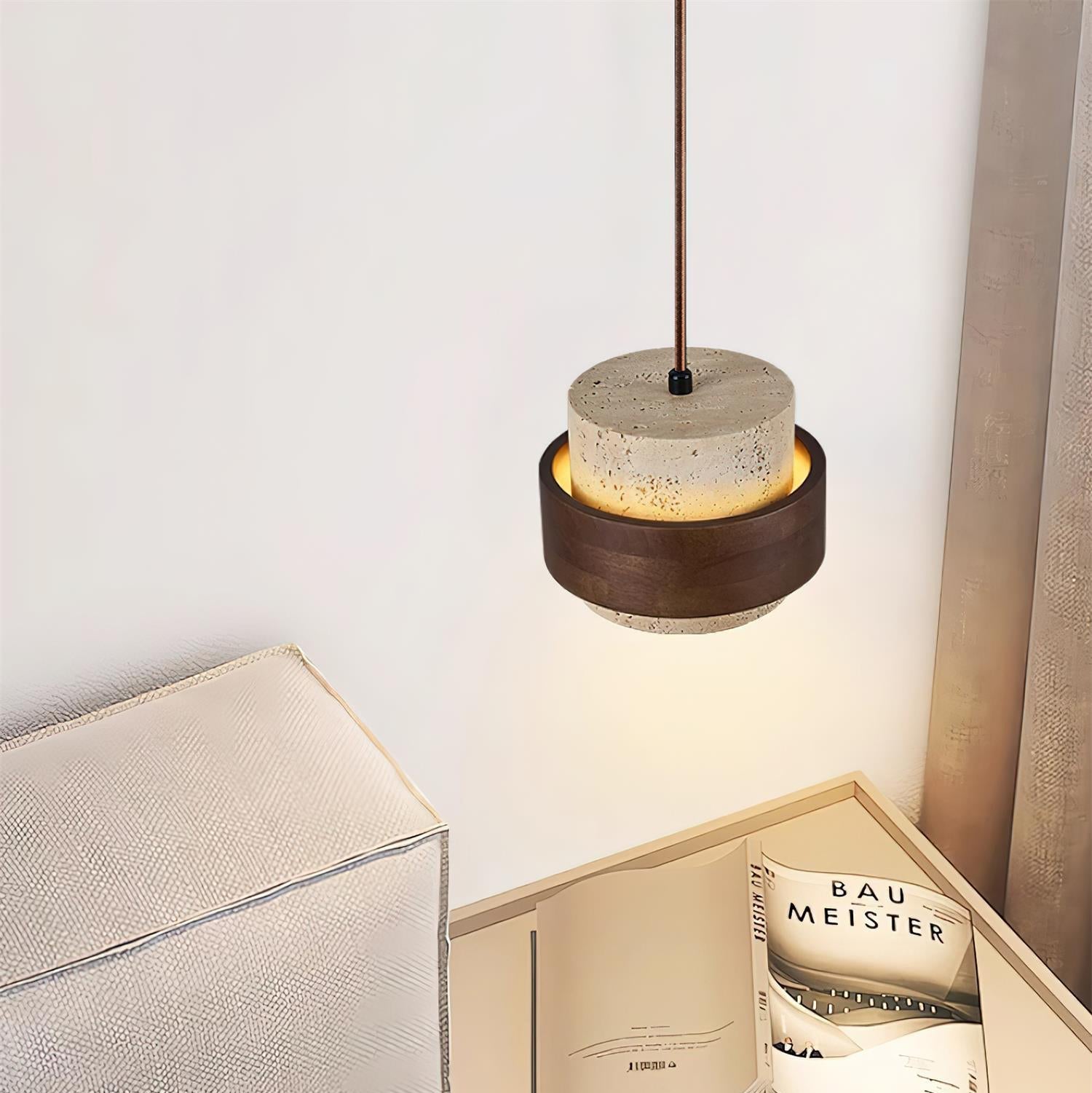 Aurelian – Lampada a sospensione in travertino