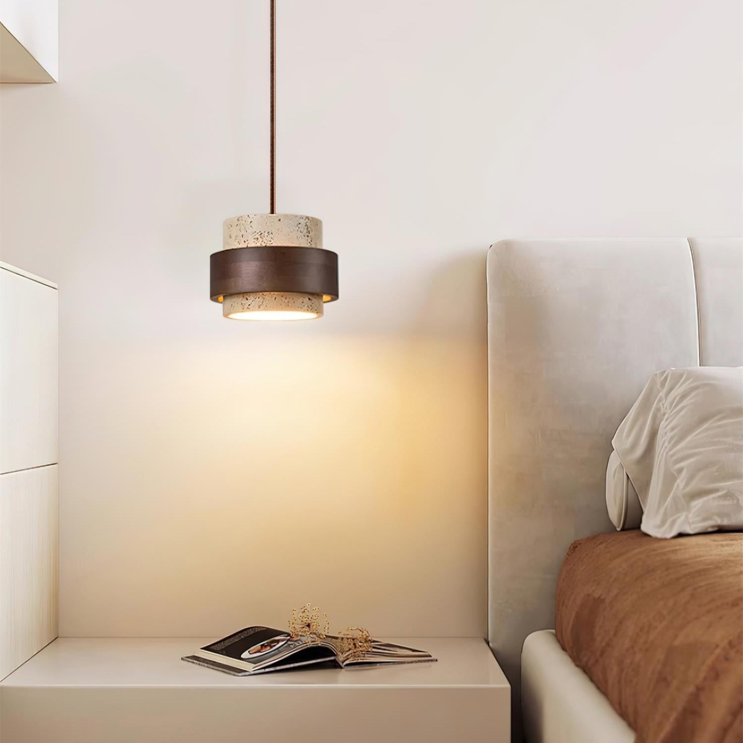 Aurelian – Lampada a sospensione in travertino