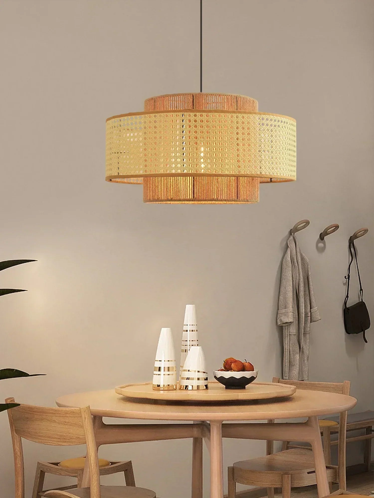 Ulshayra – Lampada a sospensione in rattan concentrico