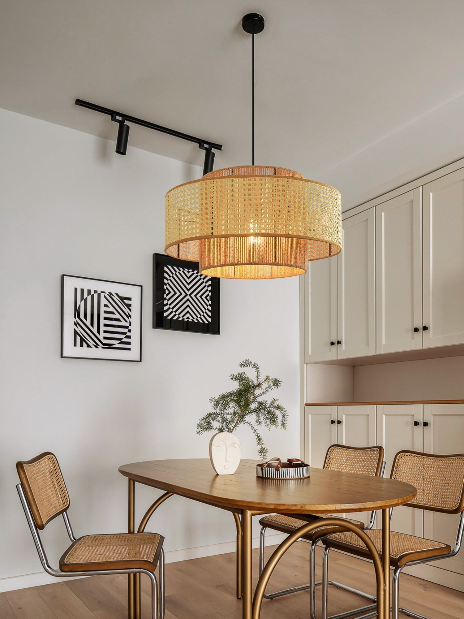 Ulshayra – Lampada a sospensione in rattan concentrico