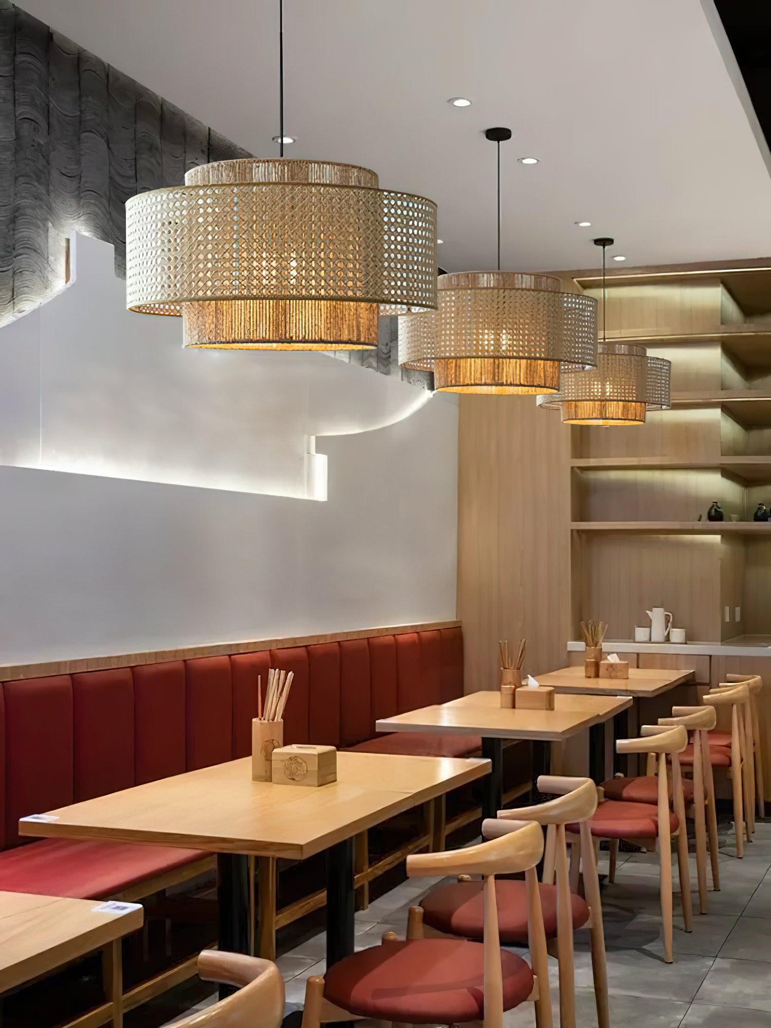 Ulshayra – Lampada a sospensione in rattan concentrico