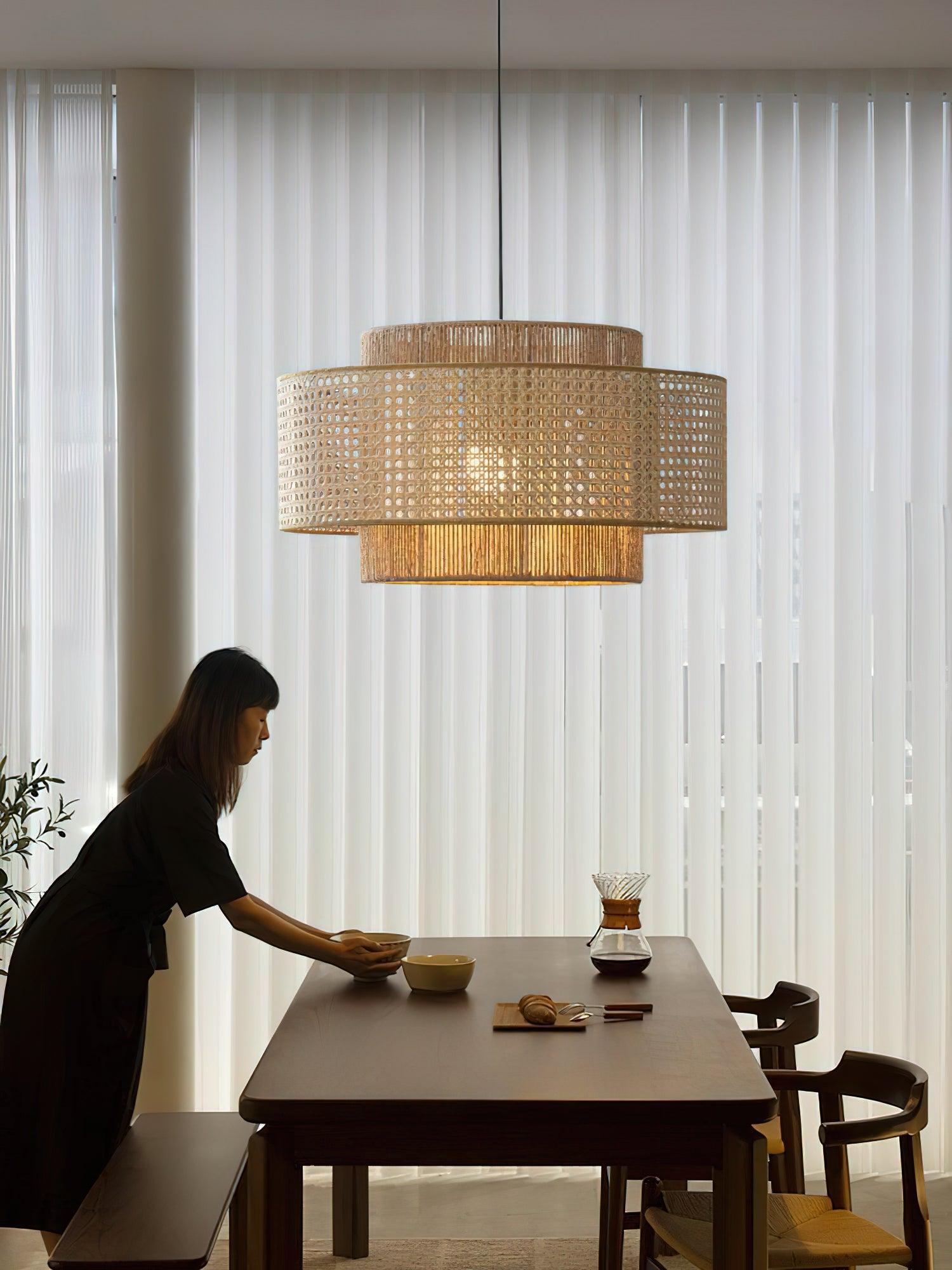 Ulshayra – Lampada a sospensione in rattan concentrico