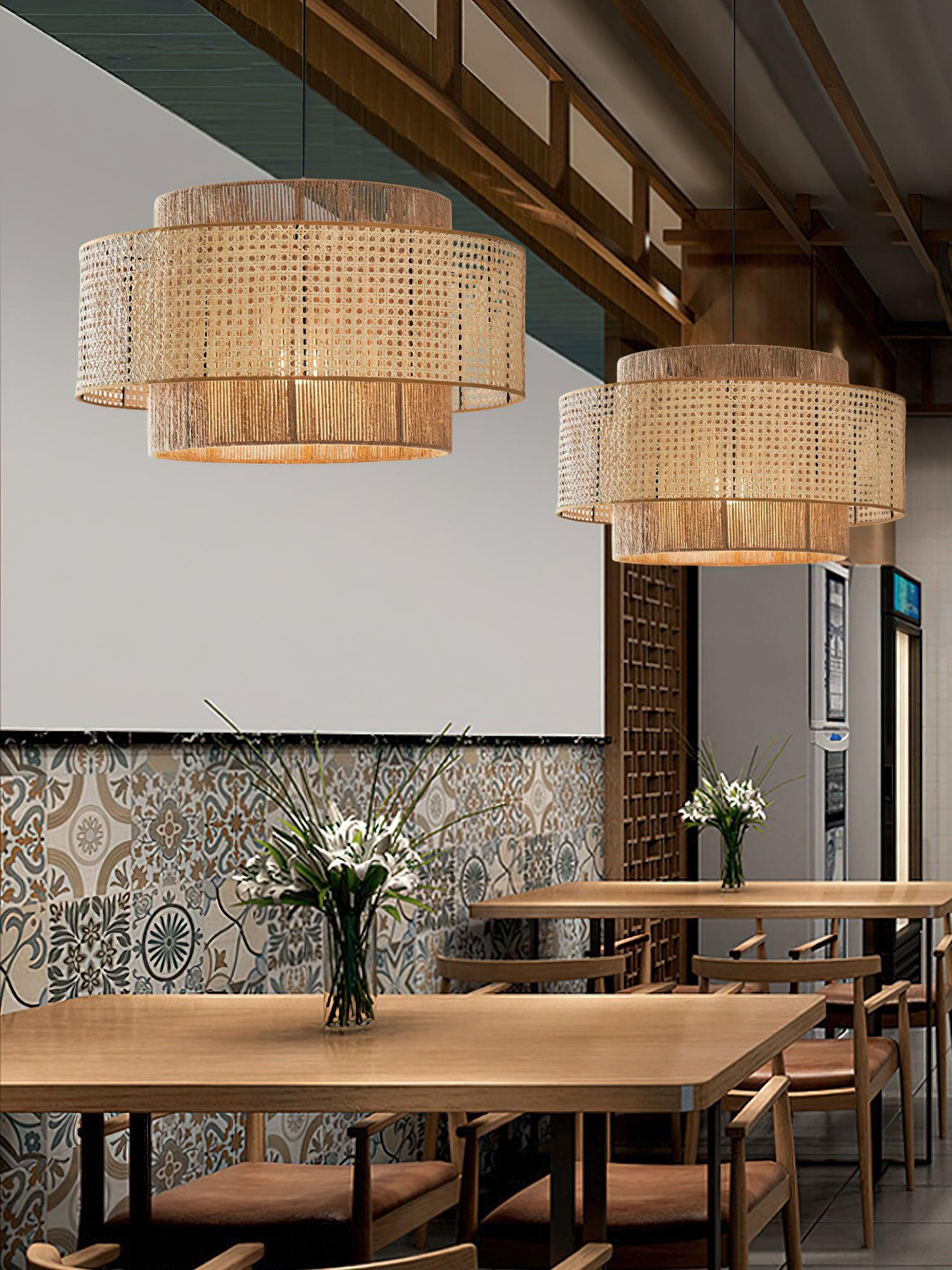 Ulshayra – Lampada a sospensione in rattan concentrico