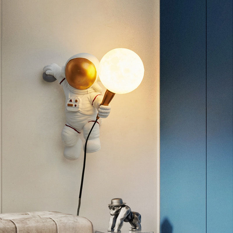 Astrolis – Applique da parete contemporanea con globo astronauta in vetro 1 luce