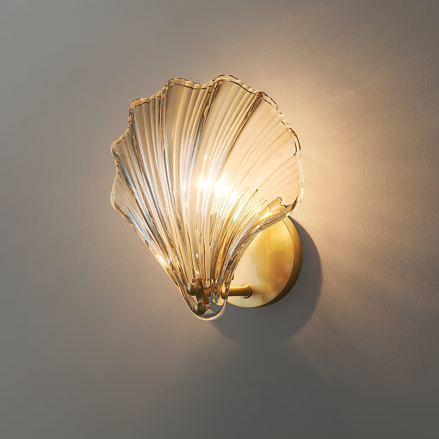 Coman - Applique da parete in ottone con LED a forma di conchiglia