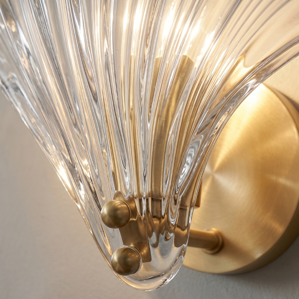 Coman - Applique da parete in ottone con LED a forma di conchiglia