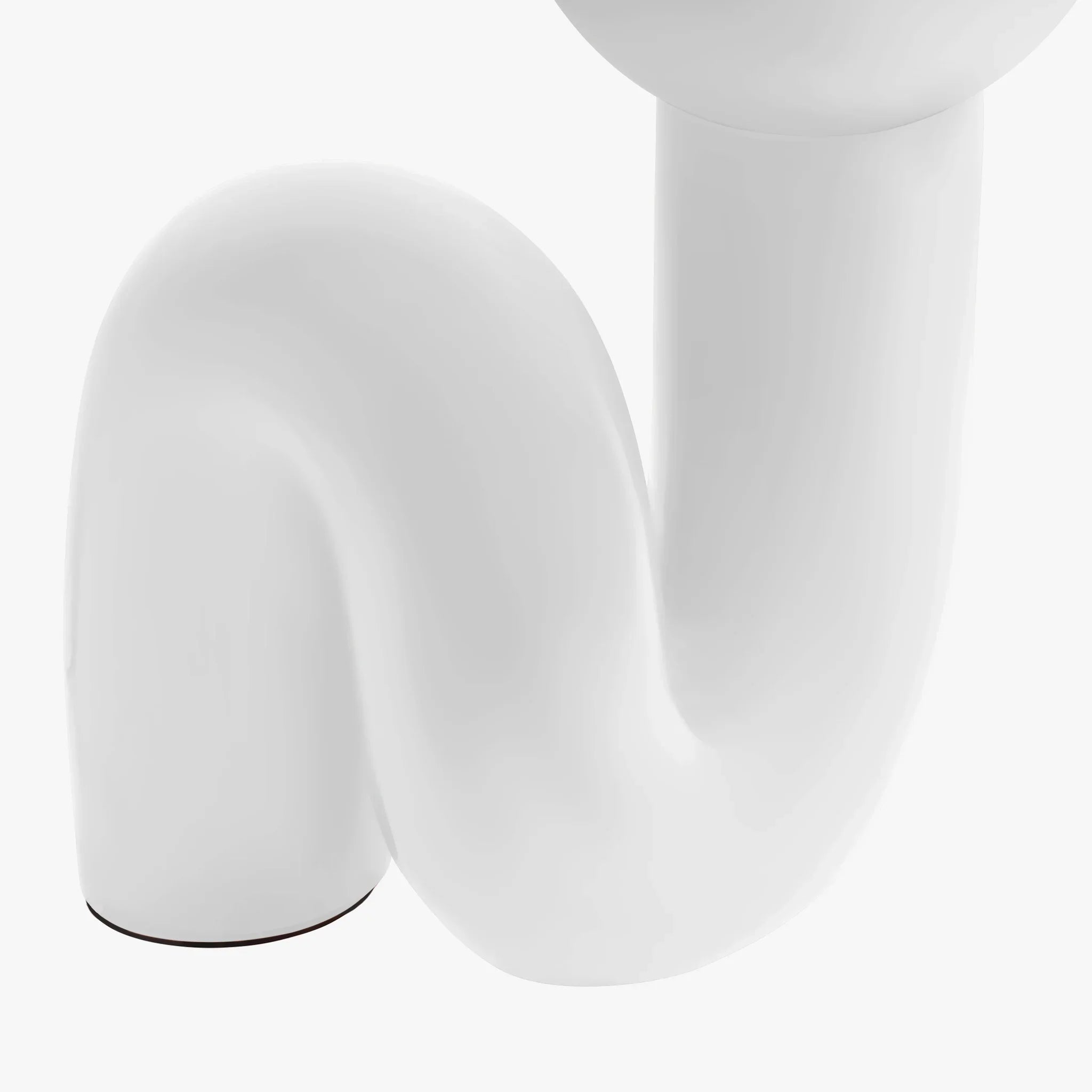 Novella – Lampada da tavolo ambientale con base scolpita