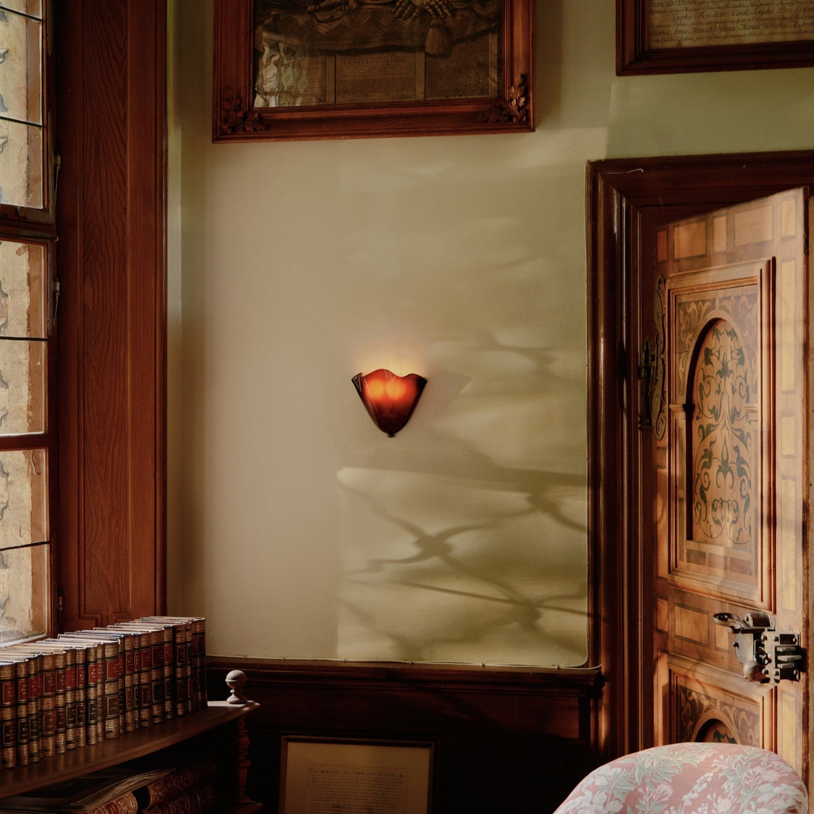 Stained Glass Shell Wall Sconce Art Deco LED - Image 10