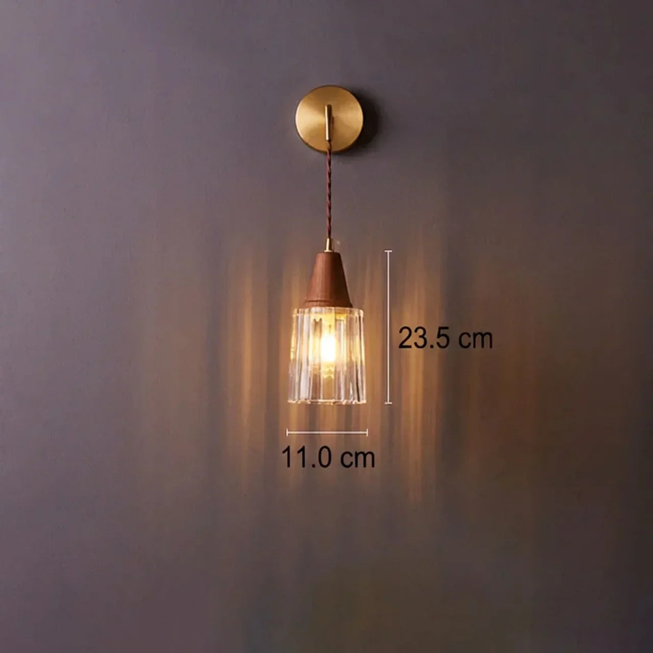 Kiyora – Applique murale japonaise en verre en forme de cône 1 lumière