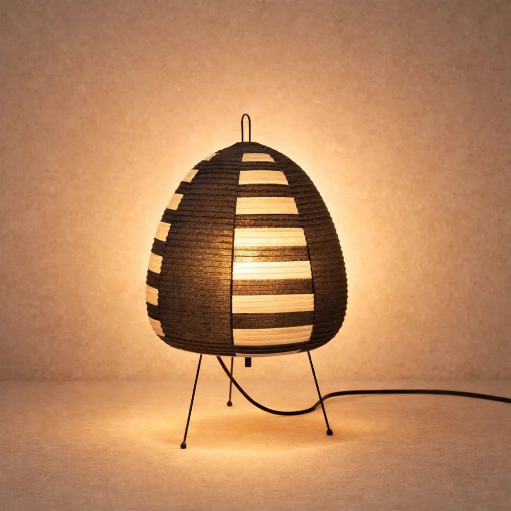 Akoria – Lampada da tavolo a treppiede in carta washi