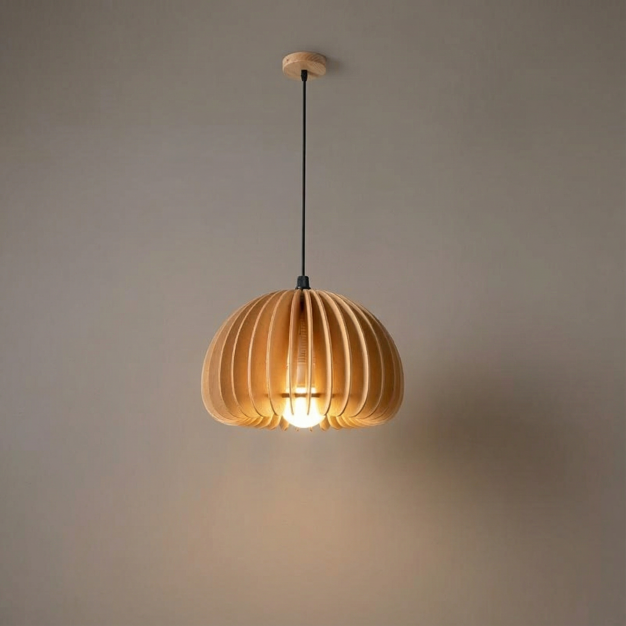 Akira - Lampada a sospensione in legno retrò