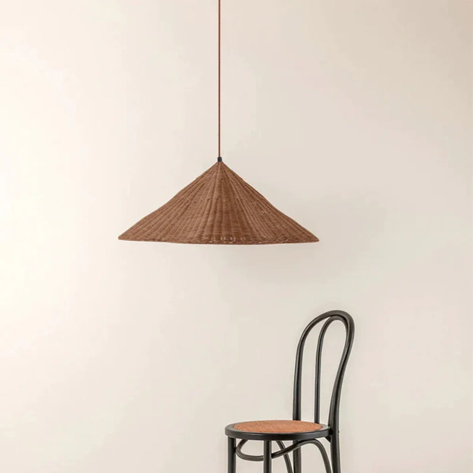 Calyran - Lampada a sospensione retrò in rattan intrecciato con bordi smerlati