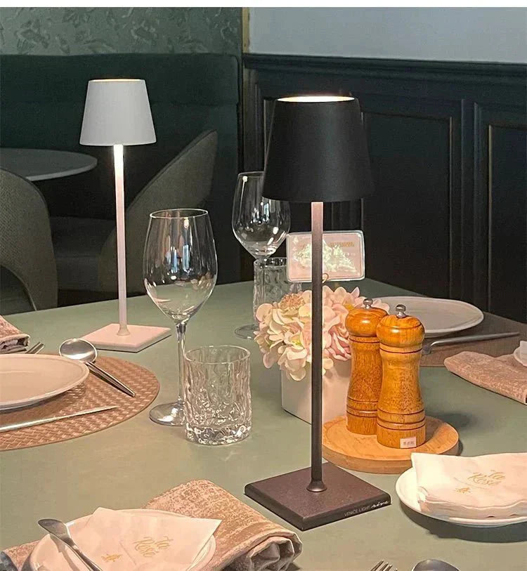 Liora – Lampada da Tavolo Ricaricabile Wireless