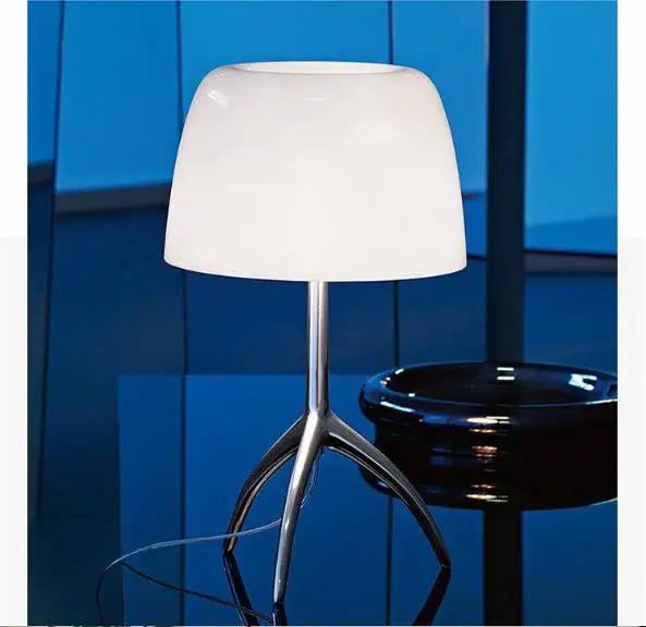 Orluné – Lampe de bureau trépied Bauhaus
