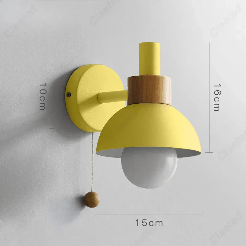 Colme - Lampada da parete in legno con catena a tirante