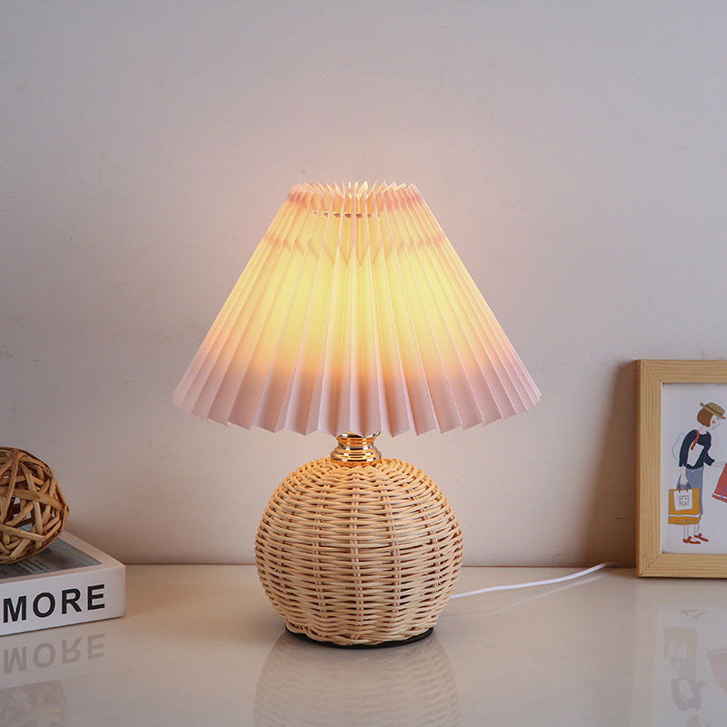 Aurevynn - Lampada da tavolo LED con paralume in rattan e tessuto conico