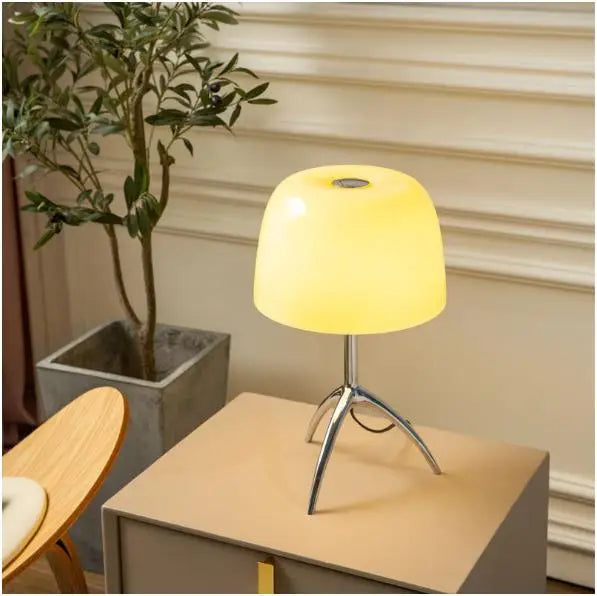 Orluné – Lampe de bureau trépied Bauhaus