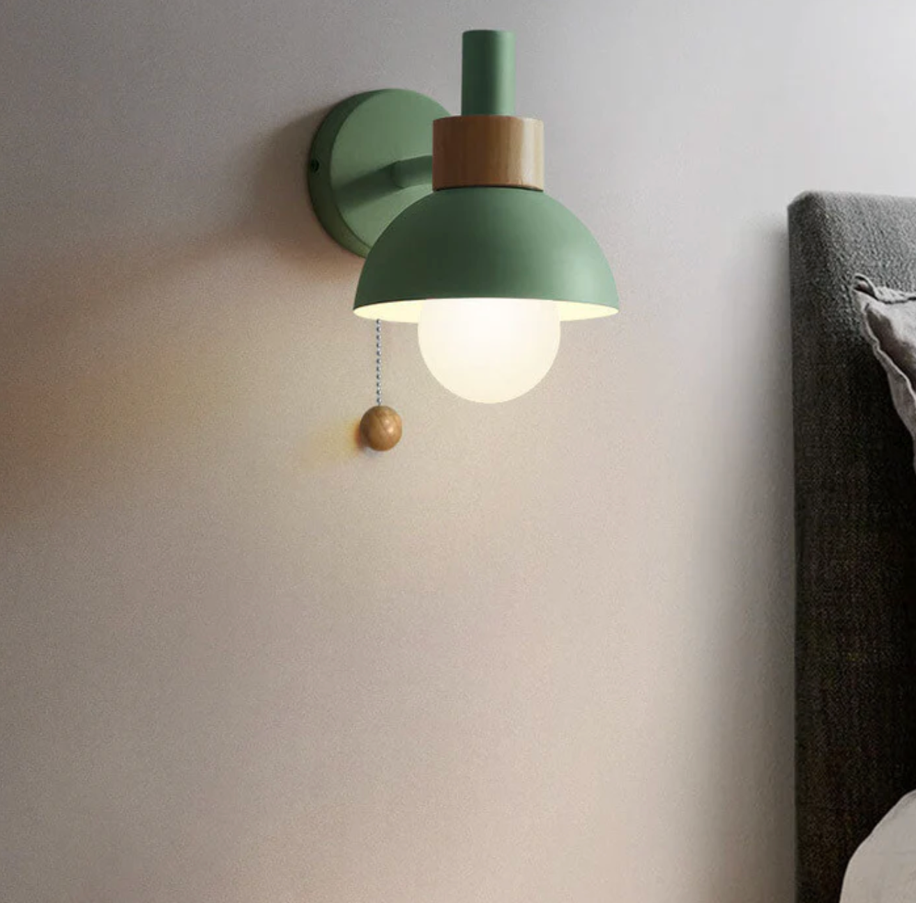Colme - Lampada da parete in legno con catena a tirante