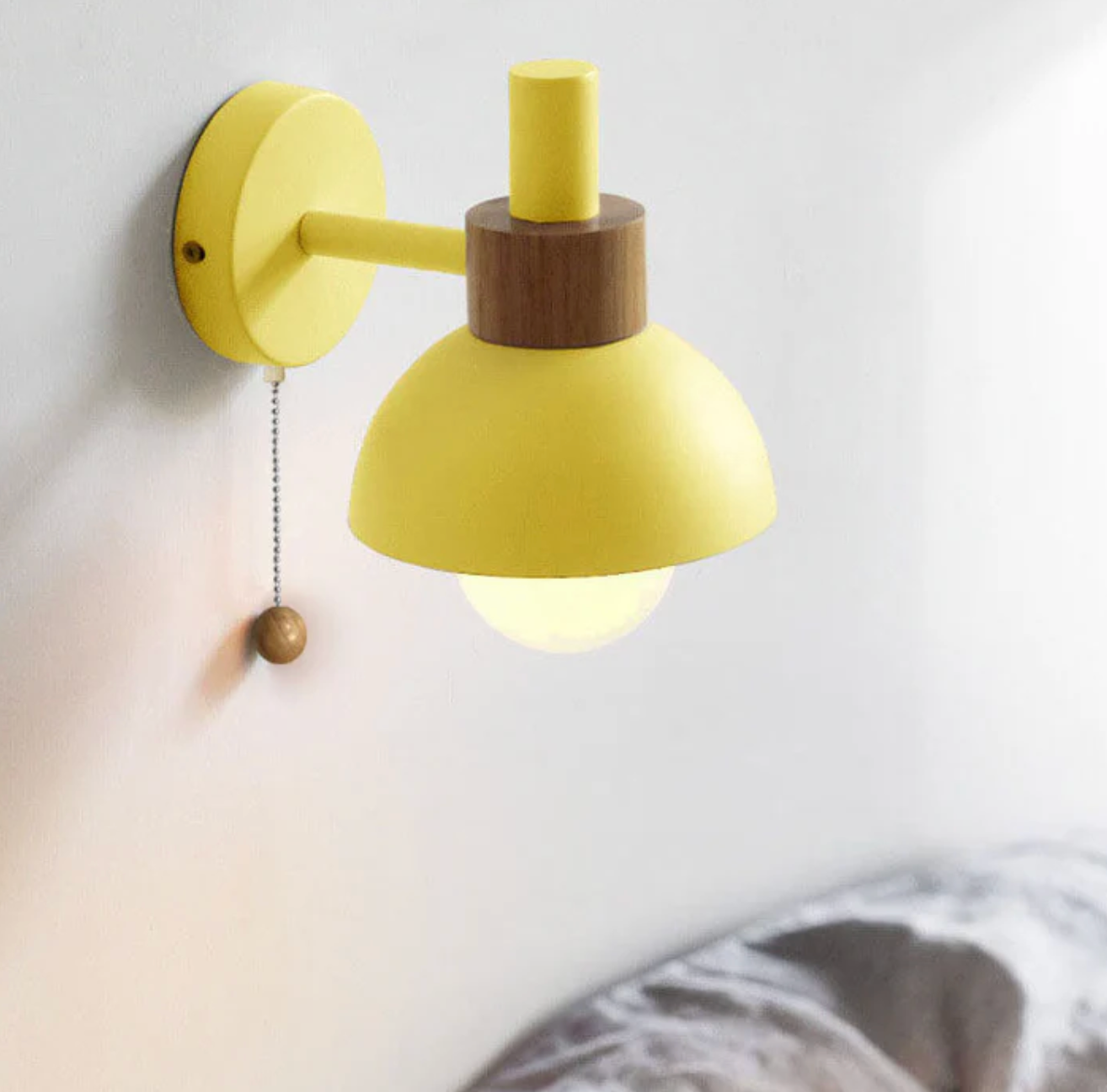 Colme - Lampada da parete in legno con catena a tirante
