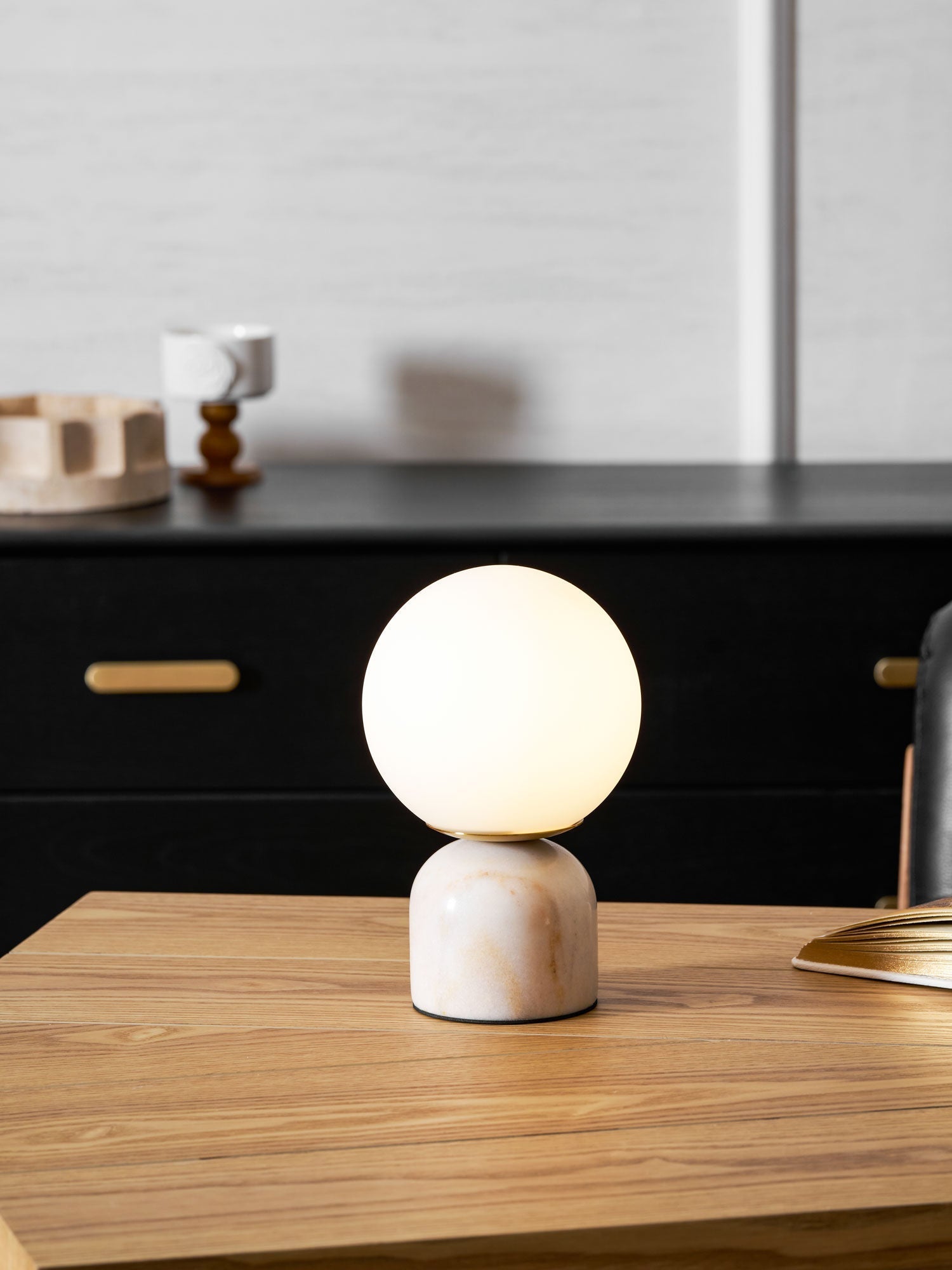 Dirella - Lampe de table sphérique contemporaine en marbre