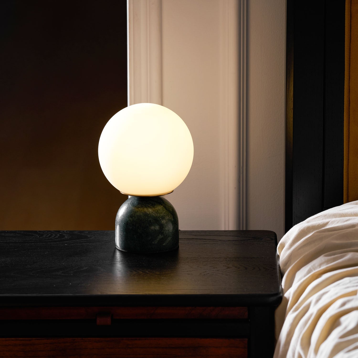 Dirella - Lampe de table sphérique contemporaine en marbre