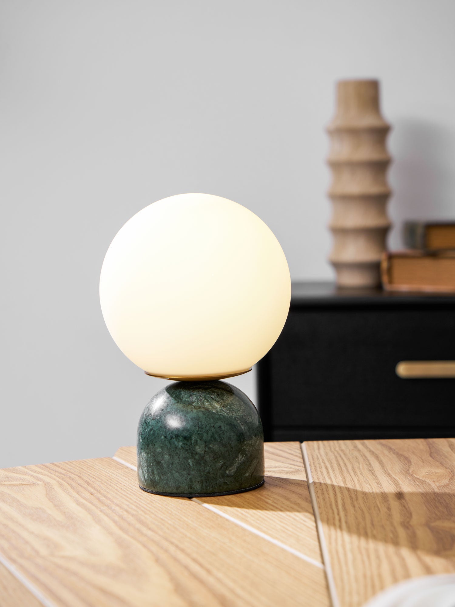 Dirella - Lampe de table sphérique contemporaine en marbre