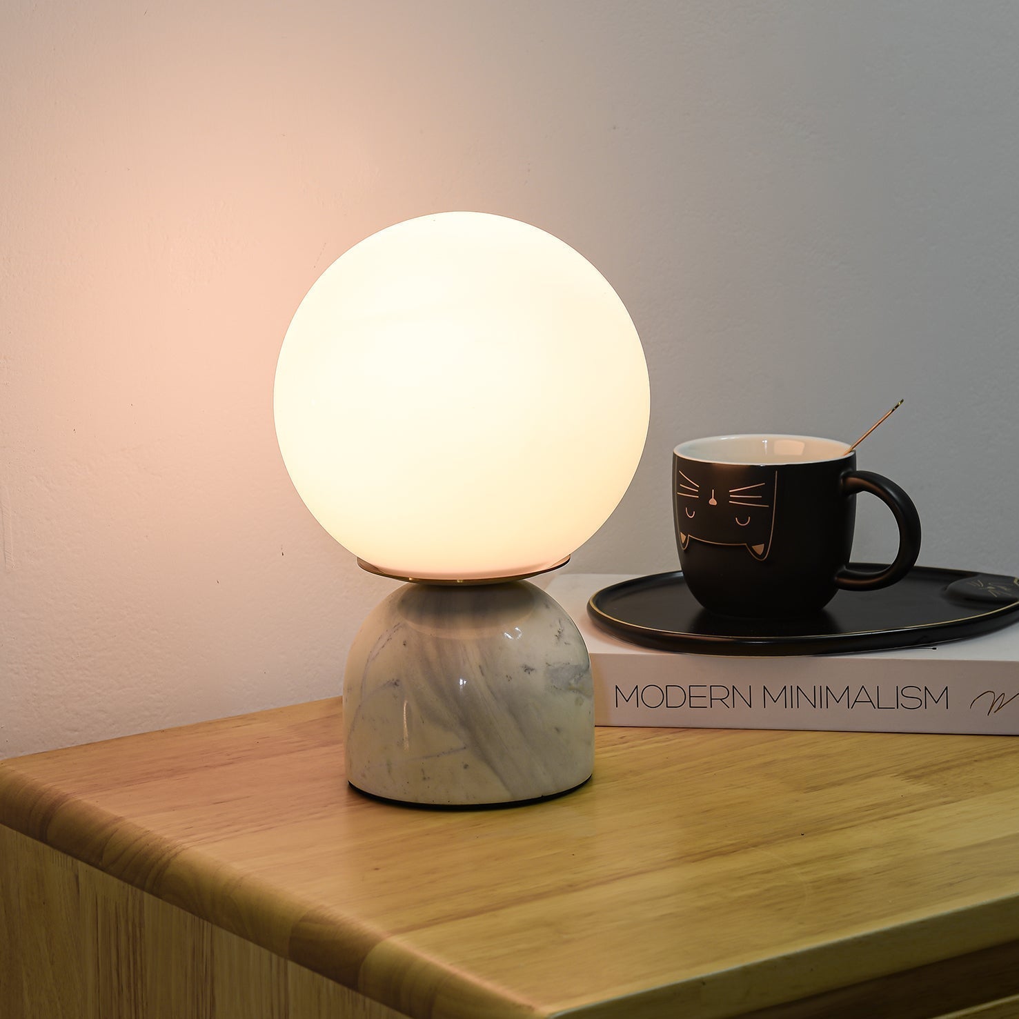 Dirella - Lampe de table sphérique contemporaine en marbre