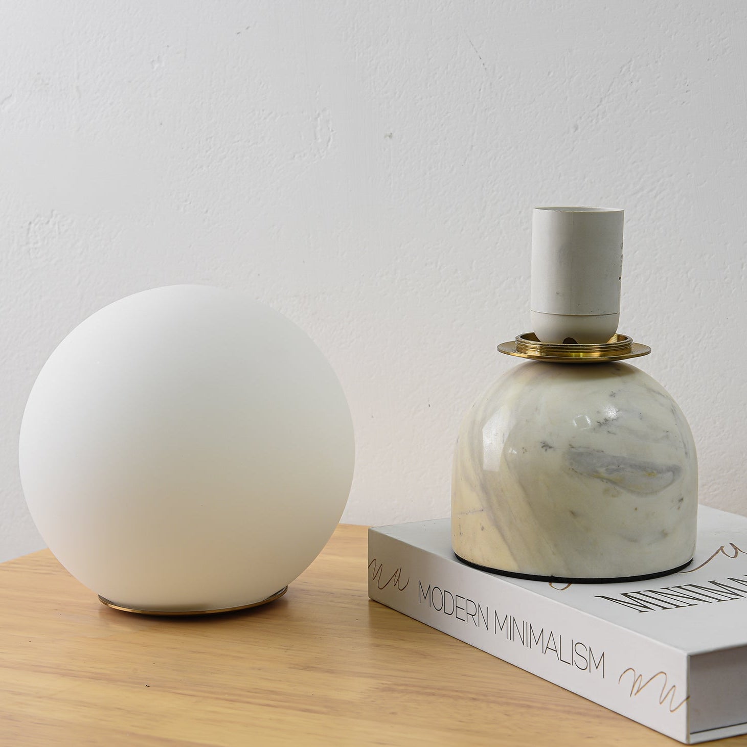 Dirella - Lampe de table sphérique contemporaine en marbre