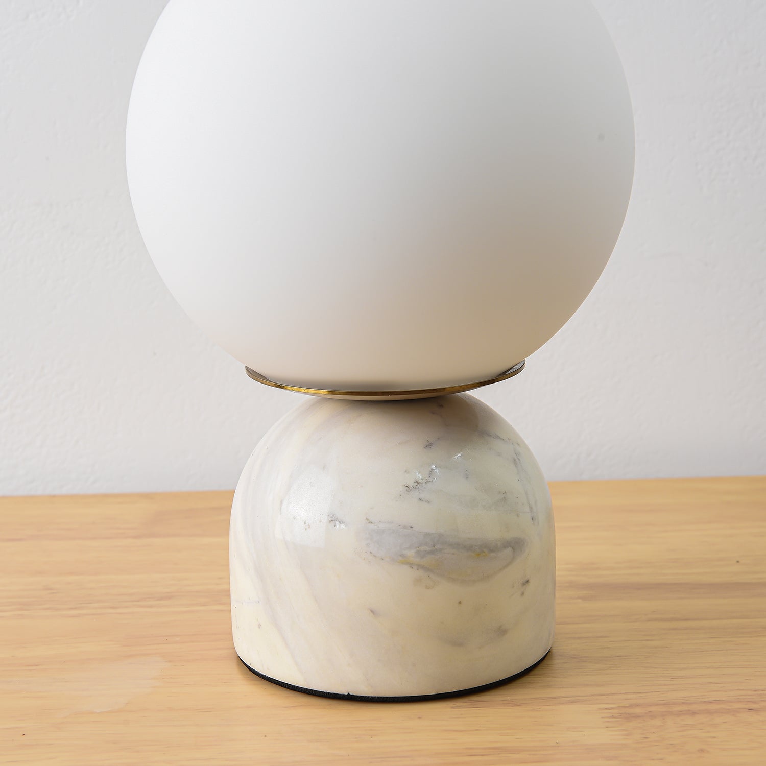 Dirella - Lampe de table sphérique contemporaine en marbre