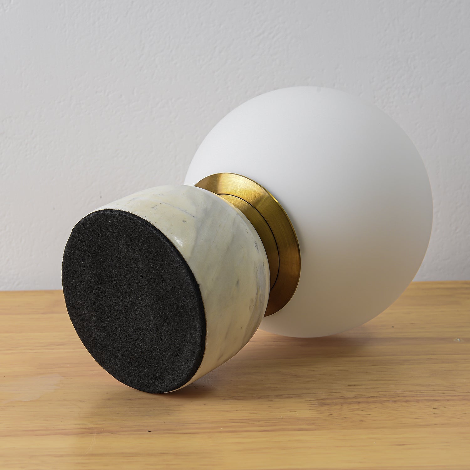 Dirella - Lampe de table sphérique contemporaine en marbre