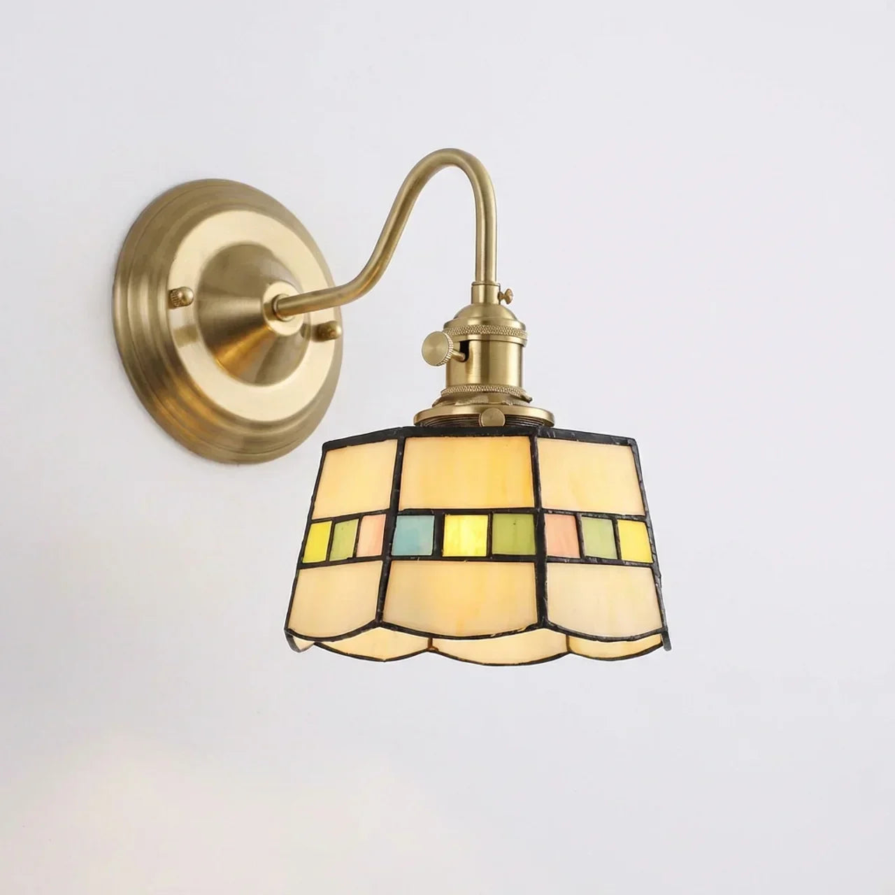Aurelium – Applique da parete vintage in ottone con vetro Tiffany