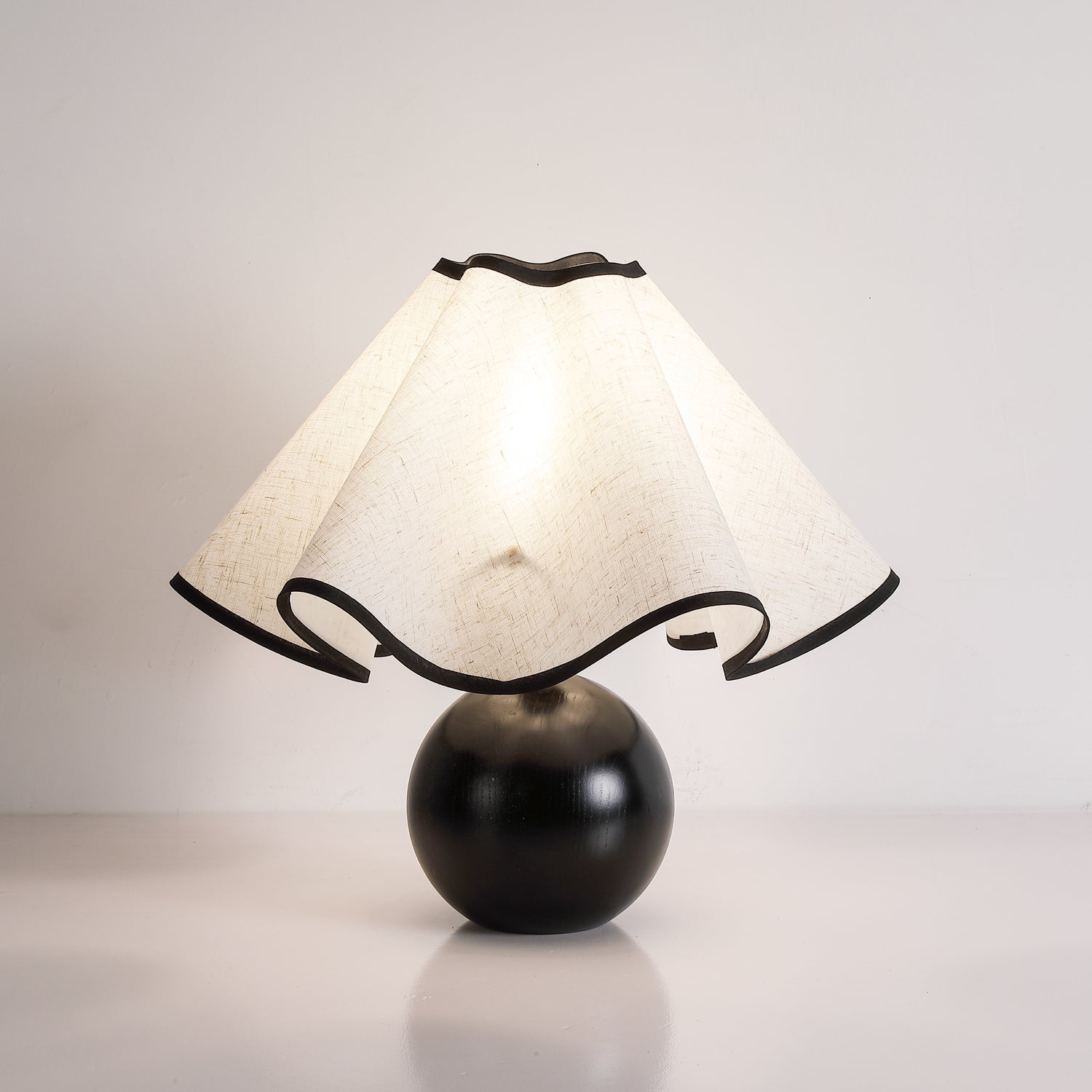 Mirelle - Lampe de table avec abat-jour en tissu motif crête de vague