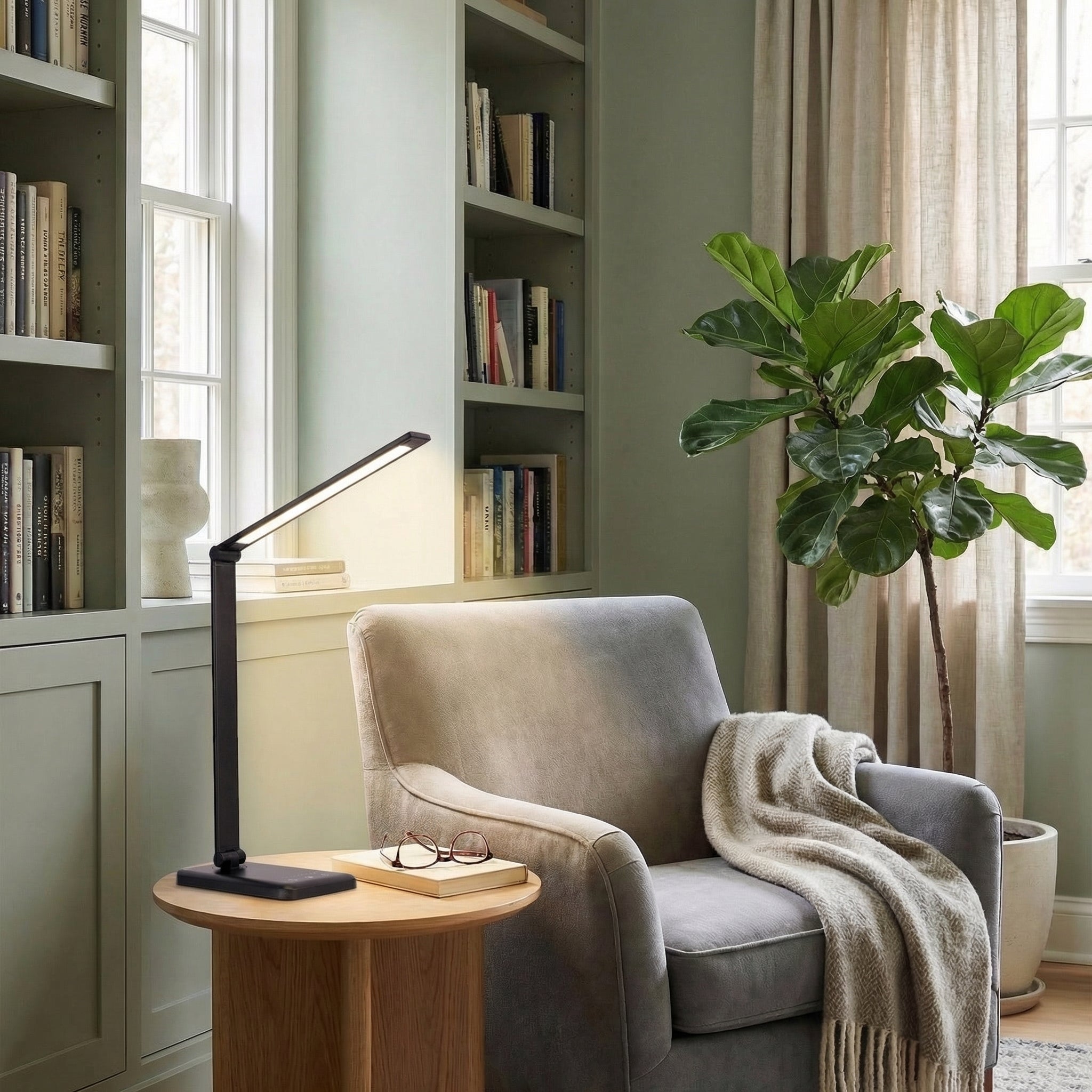 Miora - Lampada da scrivania LED regolabile con ricarica wireless  