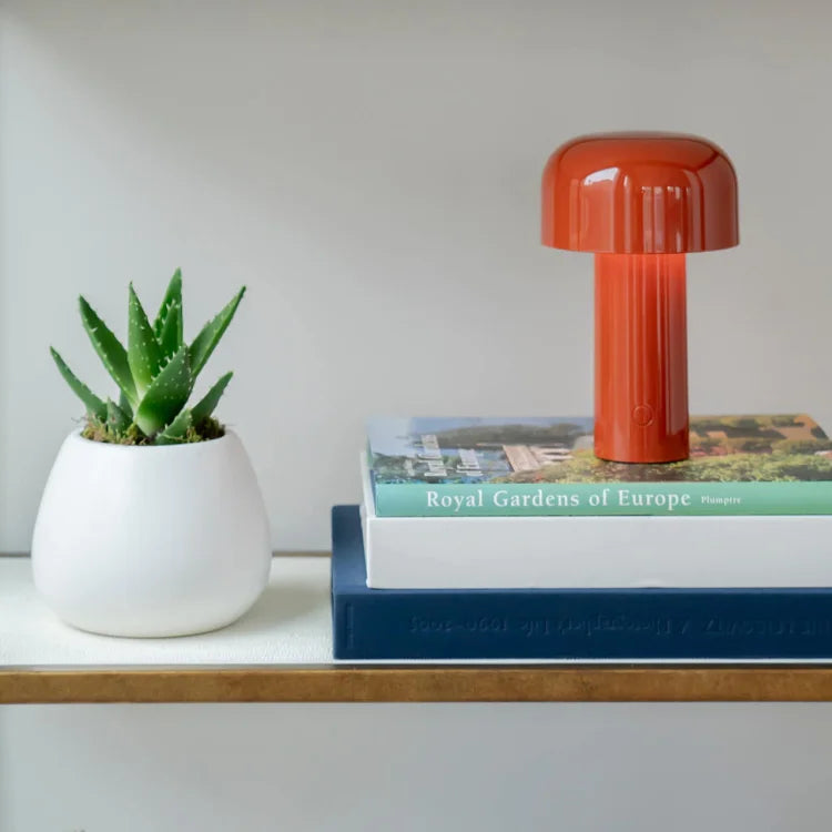 Lumivia - Lampada da Tavolo Portatile a LED Illuminazione Elegante