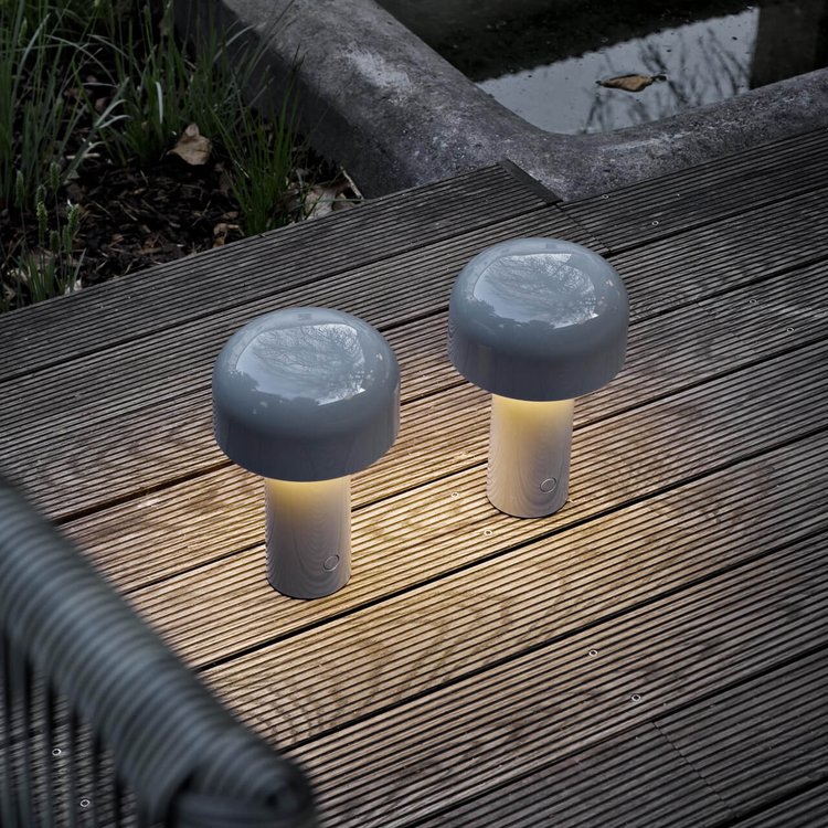 Lumivia - Lampada da Tavolo Portatile a LED Illuminazione Elegante