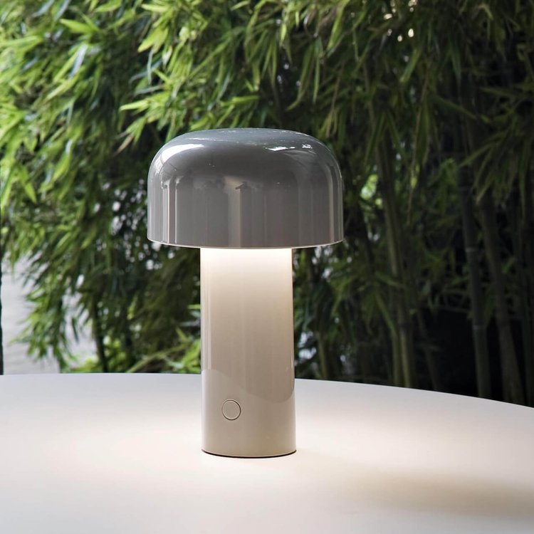 Lumivia - Lampada da Tavolo Portatile a LED Illuminazione Elegante