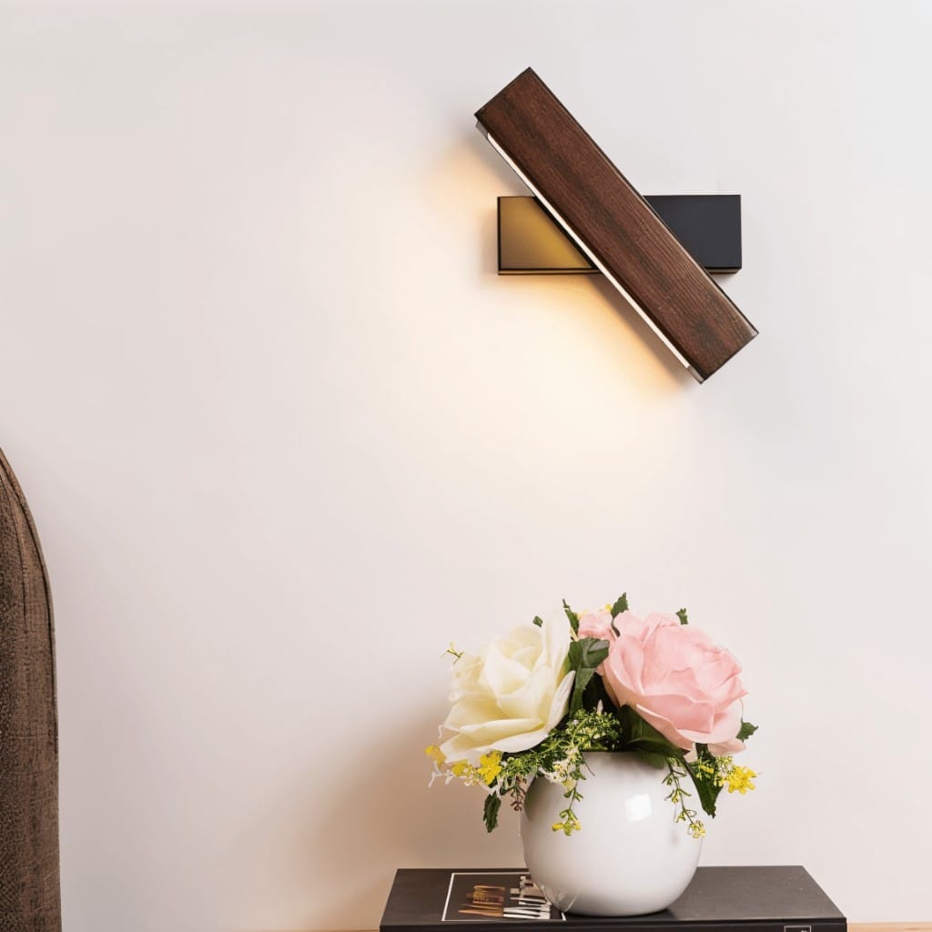 Aurevik – Adjustable Wooden Wall Sconce