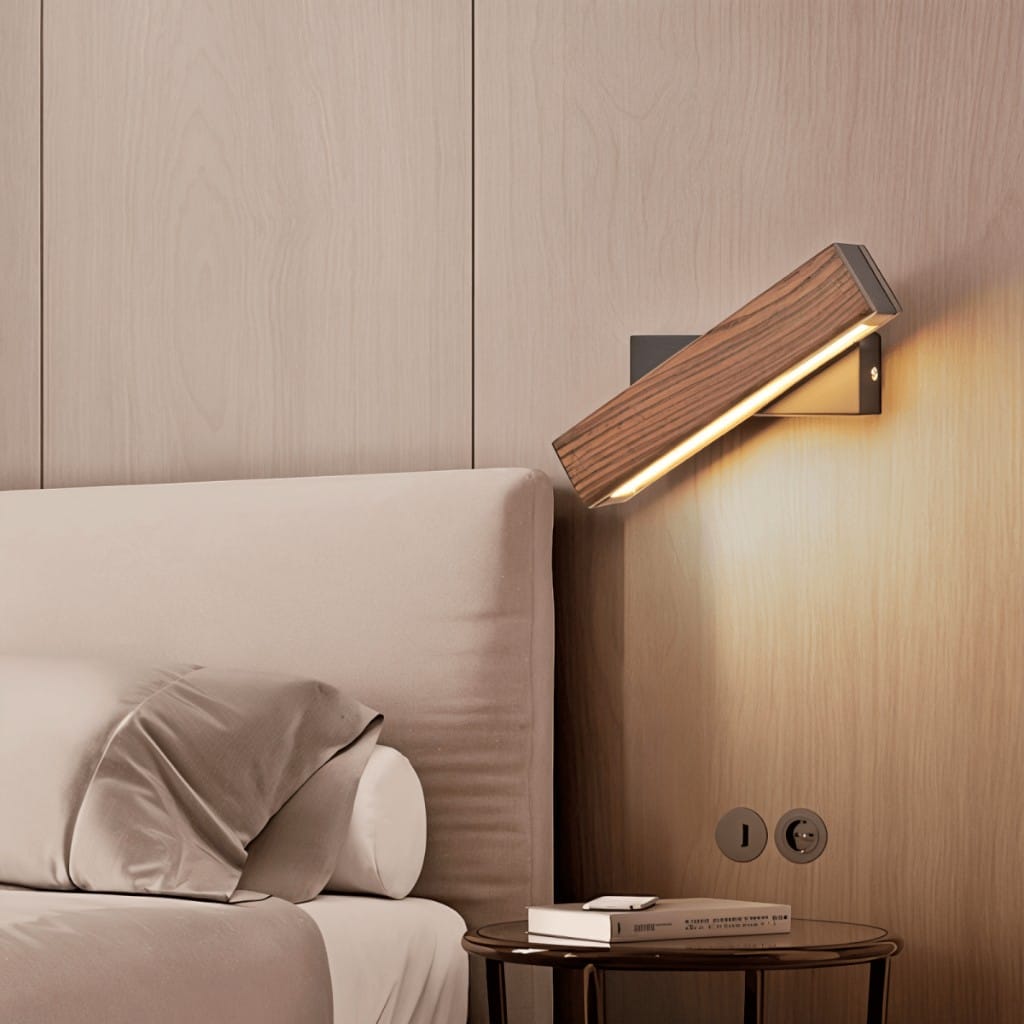 Aurevik – Adjustable Wooden Wall Sconce